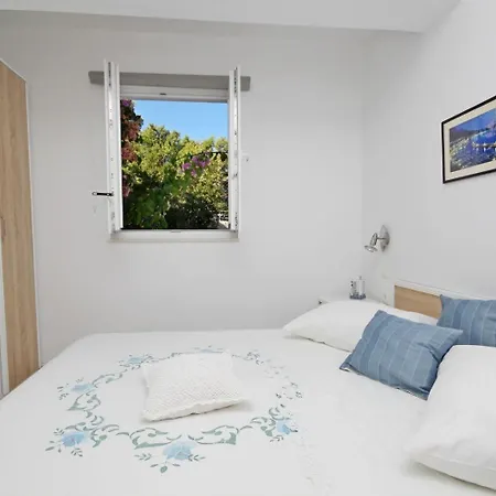 Apartments Maja 100 From The Beach Podgora Exterior photo
