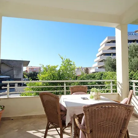 Apartments Maja 100 From The Beach Podgora Exterior photo