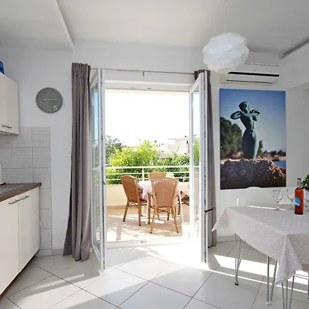 Apartments Maja 100 From The Beach Podgora Exterior photo