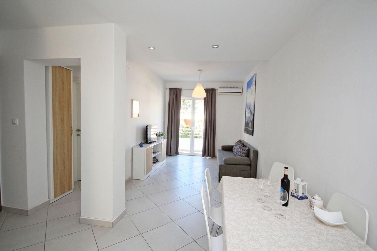 Apartament Maja 100 From The Podgora